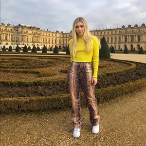 Meet your Posher, Alexis